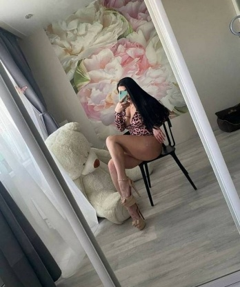 У меня есть все, чтобы доставить тебе незабываемое наслаждение 😏💋. В Москве я уже несколько лет и точно знаю как удовлетворить мужчину. Со мной ты сможешь расслабиться и испытать весь спектр наслаждений - классический секс, оральные ласки, анальный секс, эротический массаж и многое другое. Взгляни на мои фото и оцени мои изумительные формы. Мои клиенты всегда остаются довольными и возвращаются ко мне снова и снова. Жду тебя, чтобы сделать наши сексуальные фантазии реальностью. Только реальные эмоции, только удовольствие ❤️😉. Милана