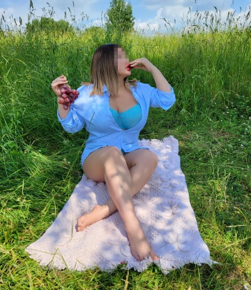 💋 Живу в Москве и знаю все ее секретные уголки, чтобы создать для нас незабываемое приключение. Мои услуги - это настоящий коктейль из эротического массажа, игр ролевых, экспериментов и исполнения самых тайных фантазий. 💥 Насыщенные встречи, доверие и удовольствие - вот то, чего ты ожидаешь от нашей встречи. Читай мои отзывы, смотри фото и подготовься к самым ярким ощущениям! Жду тебя, мой горячий ковбой! 🌟 Инга